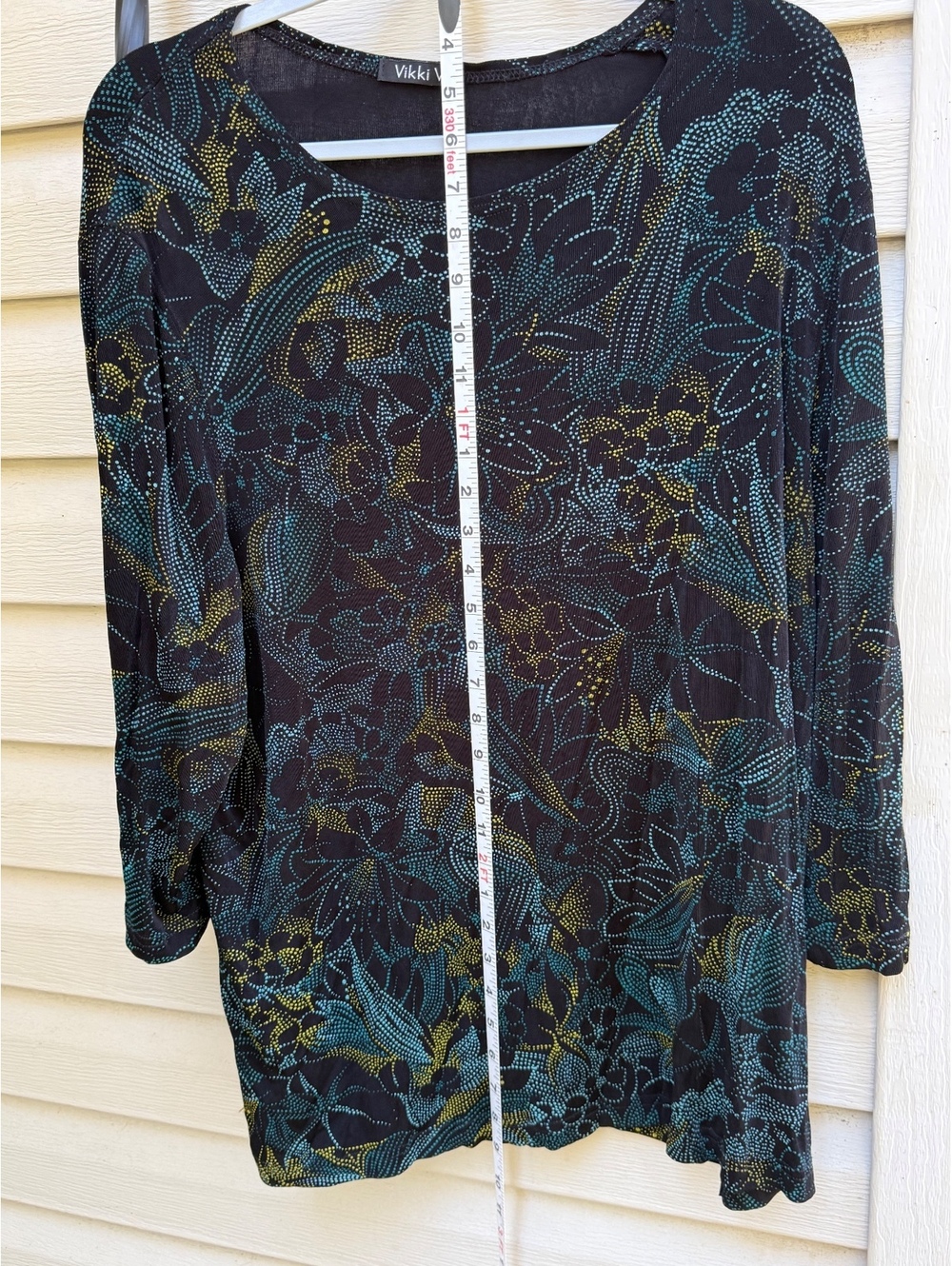 Vikki Vi 2X dark floral long sleeve top